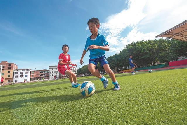 九游-青少足球基础设施持续改善，农村地区足球运动快速发展的简单介绍