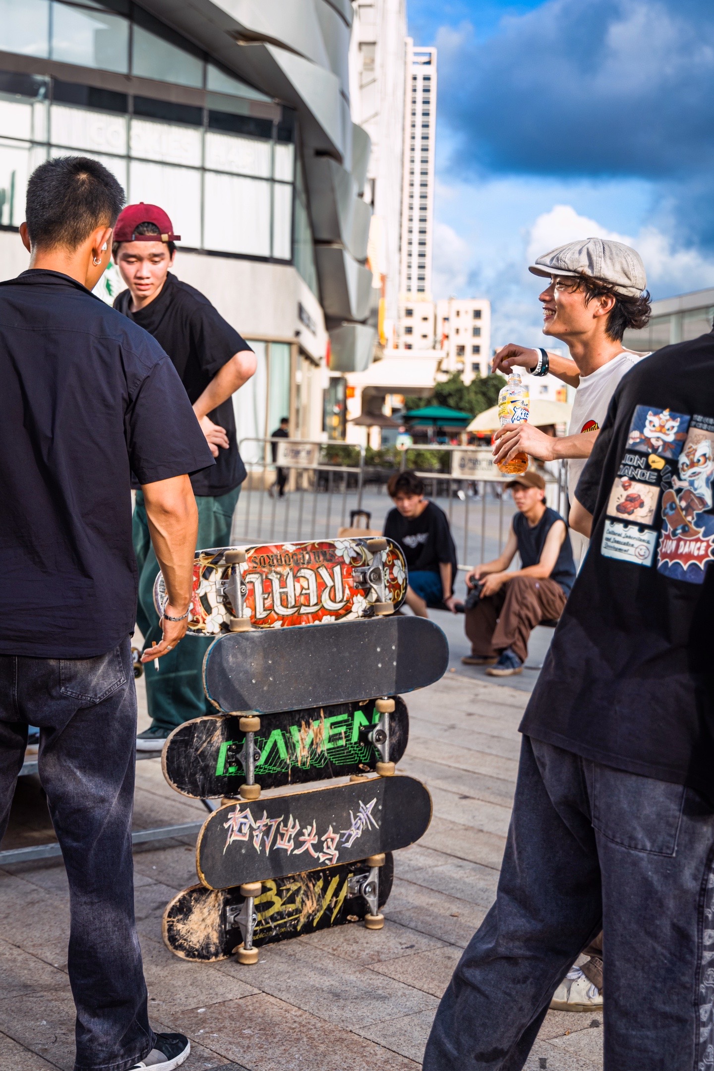 九游游戏中心官网-包含滑板花式赛：街头文化的运动盛典的词条